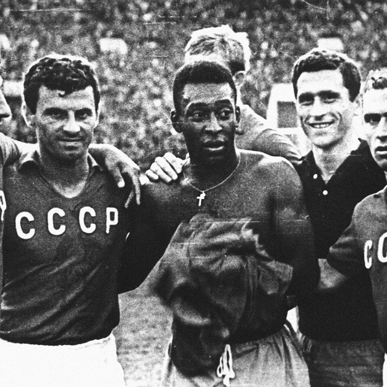 Пеле футболист в клоне