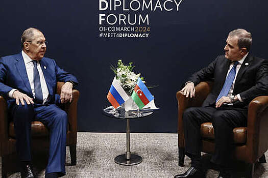 Лавров и глава МИД Азербайджана Байрамов провели телефонный разговор