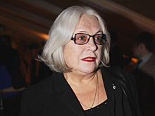 "Дородная, но бездарная баба".