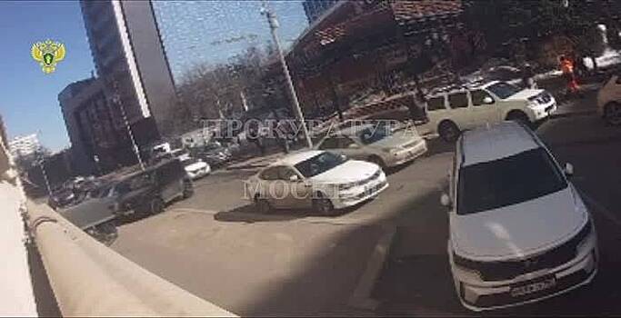 Россиянин предотвратил кражу 46 миллионов рублей из чужого авто и попал на видео