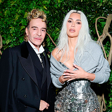 Джон Гальяно и Чемена Камали в числе номинантов на премию Fashion Awards 2024