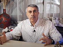 Комаровский рассказал, почему нельзя перекрывать рот и нос при чихании