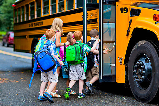 В Бостоне школьников отвезли на экскурсию в автобусе для вечеринок
