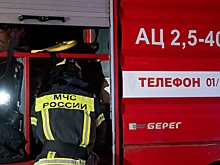 Пожар площадью 500 «квадратов» охватил склад в Махачкале