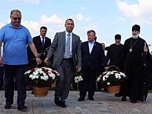 Экс-премьер-министр увековечил визит Патриарха Кирилла в Зауралье
