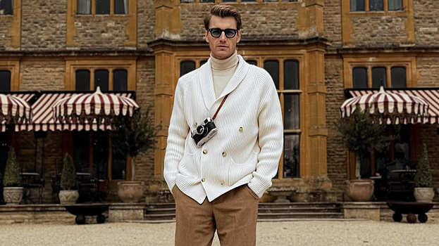 Алексей Воробьёв показал забавное видео с дочерью Аиды Гарифуллиной: «Любимый персональный стилист»