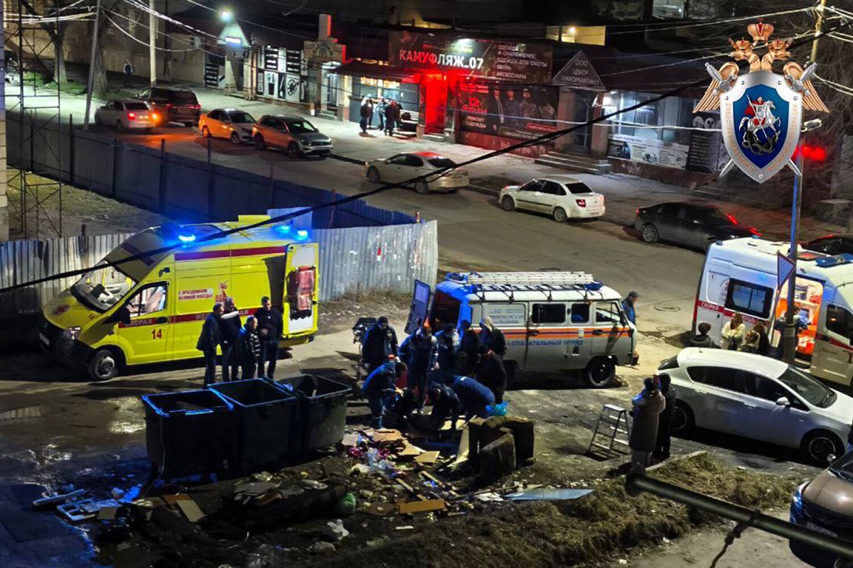 Пожилая женщина провалилась в засыпанный мусором колодец