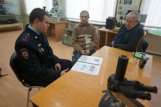 Музей свердловской полиции пополнился раритетами от криминалистов