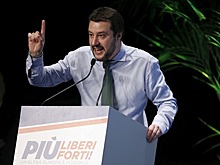 Итальянского политика задержали на Красной площади