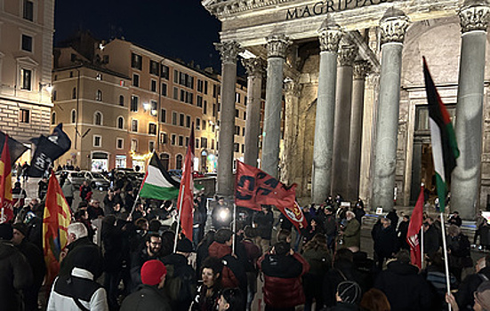 В центре Рима прошел митинг против отправки вооружений на Украину