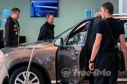 Цены на автомобили в России за месяц повысили 24 автопроизводителя