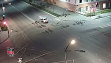 Ночью в центре Петрозаводска сбили девушку (видео)
