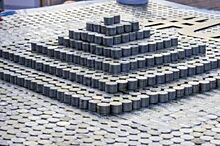 В Екатеринбурге собрали пирамиду из 18 тысяч монет номиналом 2 рубля