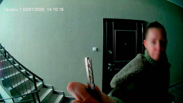 «Я просто перепутала квартиры!» незнакомка, пытавшаяся открыть дверь калининградцев, оказалась риэлтором