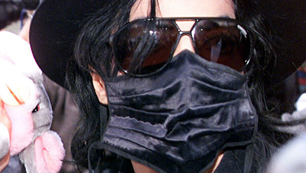 Раскрыт смысл маски и пластыря на лице Майкла Джексона