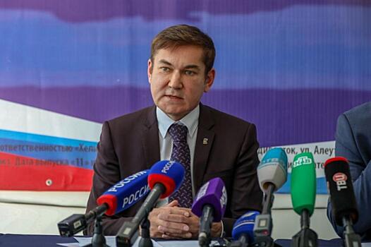 Функционера "Единой России" в Приморье исключили из партии за брошенную на дороге канистру
