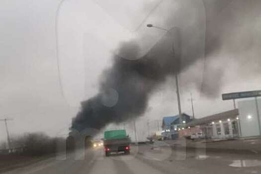 МЧС опровергло информацию о взрыве бензовоза в Раменском, горят теплицы