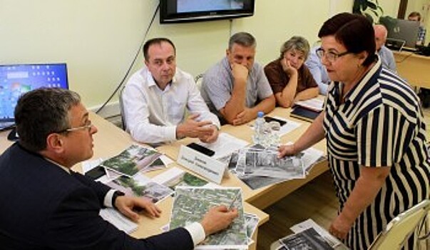 Жители Дубравы и Грацбево пожаловались градоначальнику на проблемы с транспортом