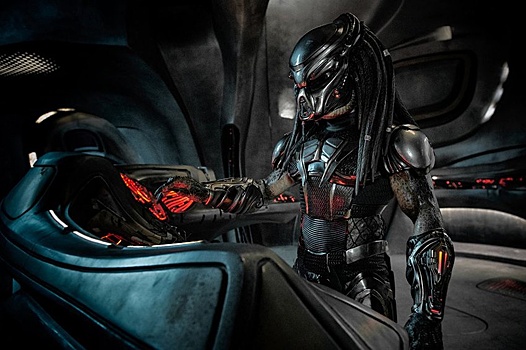 Для вселенной «Хищника» снимут еще два фильма, в одном сыграет Эль Фаннинг