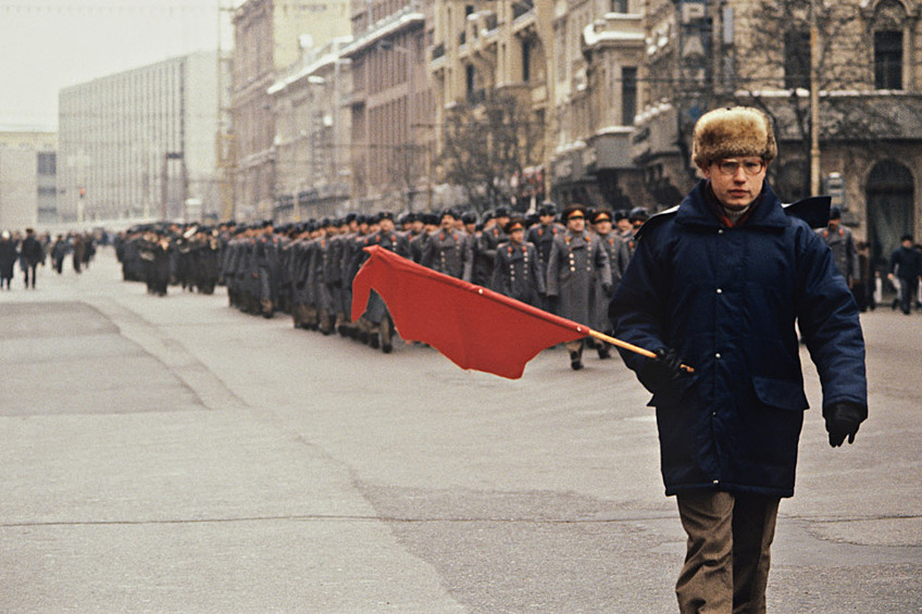 Митинг на Манежной площади в Москве, 23 февраля 1991 года.