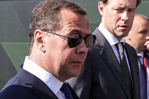 «Призовите своих недоумков к ответу»: Медведев обратился к европейцам