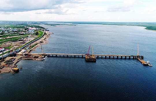 В приток Амура попали опасные отходы