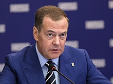 Медведев: Путин в интервью Карлсону рассказал, почему Украины никогда не было