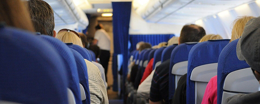 Бортпроводницы рассказали, что не стоит надевать в самолет