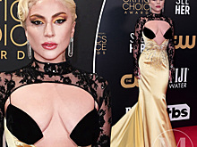 Леди Гага появилась с обнажённым декольте на премии Critics Choice Awards 2022