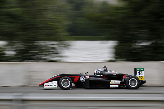 Тиктум выиграл третью гонку Формулы-3 на «Норисринге», Шварцман — седьмой