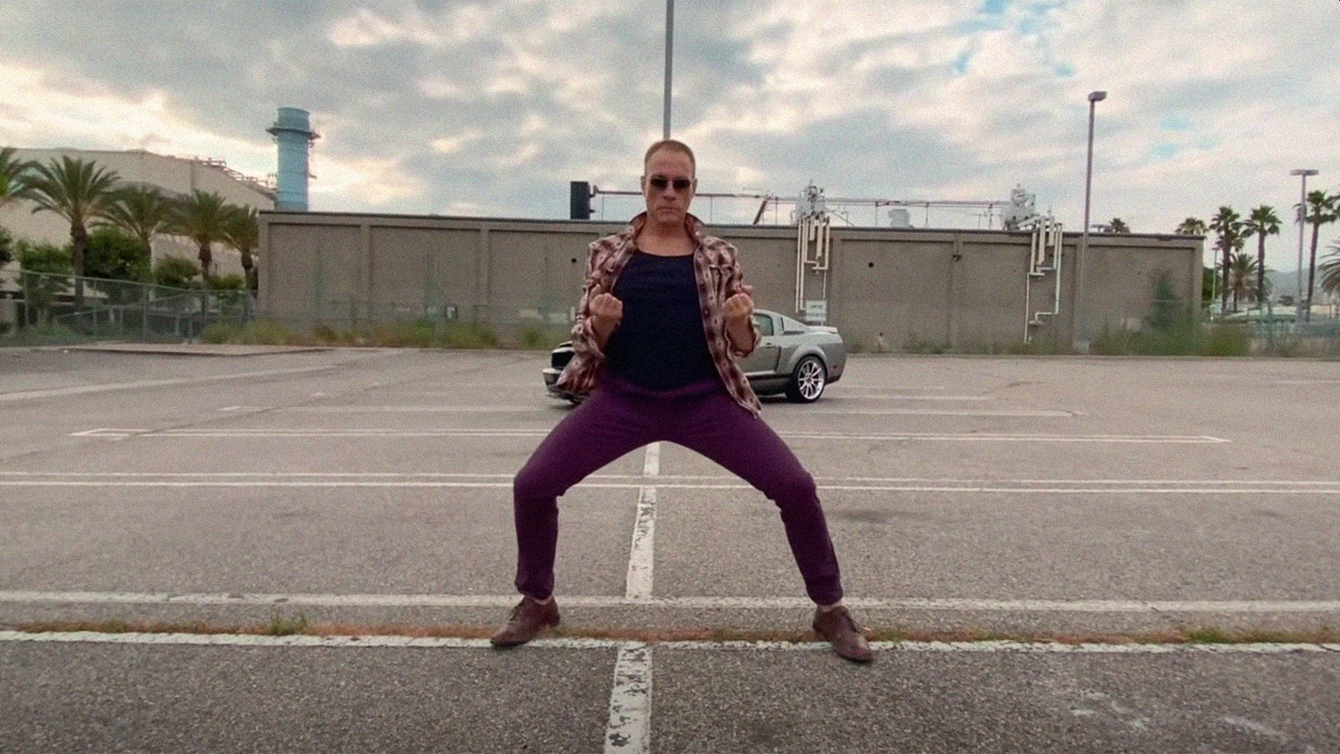 Ван Дамм заявил о желании приехать в Россию