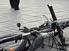 Школьник на велосипеде попал под машину на Титова