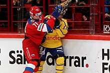 Российские хоккеисты разгромно проиграли сборной Швеции