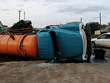 В Пугачеве ЗИЛ перевернулся после столкновения с иномаркой