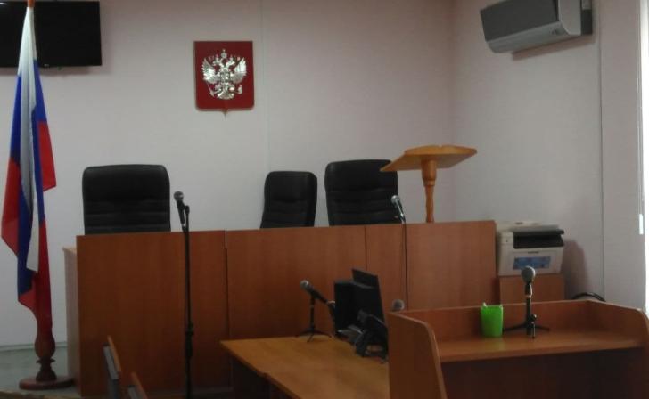 Жительница Курской области отсудила у администрации 136 тыс.рублей за падение с лестницы