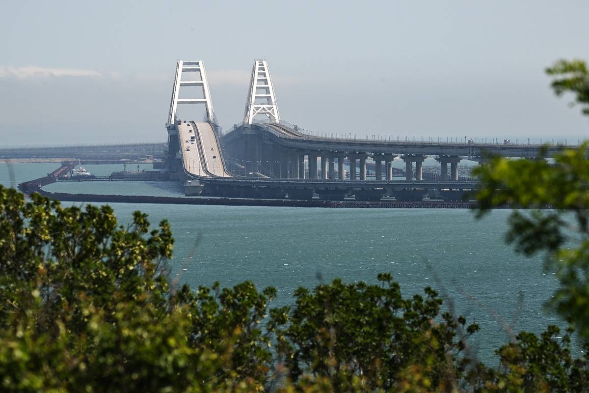 В России сообщили о начале новой атаки на Крымский мост