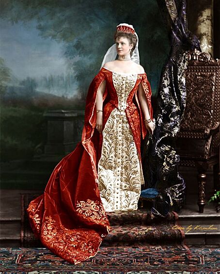 Баронесса Грайвениц в русском костюме, 1900 год.