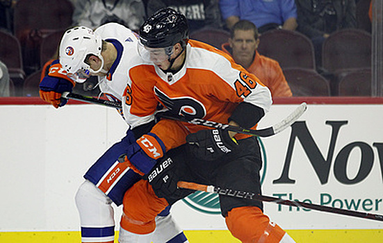 Шайба Воробьева помогла "Филадельфии" обыграть "Айлендерс" в предсезонном матче НХЛ