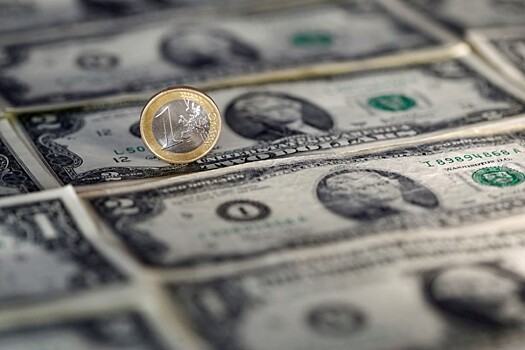 Средний курс доллара США со сроком расчетов "сегодня" по итогам торгов составил 65,3403 руб.