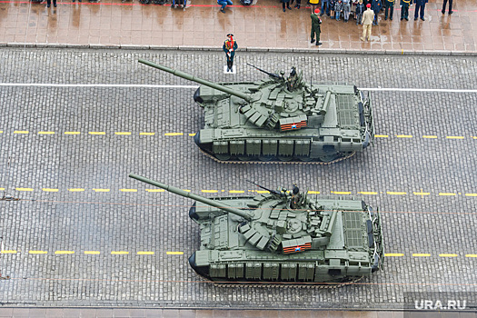 Военный эксперт объяснил, для чего России десятки тысяч танков