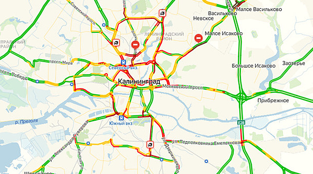 Дорожные работы и пять ДТП: Калининград встал в девятибалльных пробках