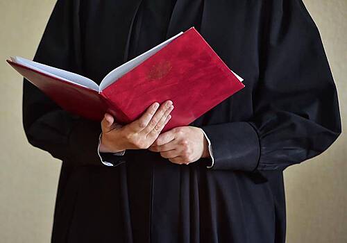 Суд арестовал все счета главного кадровика Минобороны России