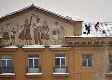 Никас Сафронов назвал причины писать фрески на зданиях в Москве