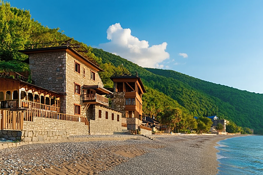 Платежи за вход, депозиты и «сборы за туризм» раздражают отдыхающих в Абхазии