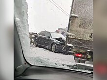 Из-за снегопада на трассе М-8 «Холмогоры» столкнулись 22 машины