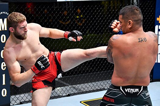 UFC Fight Night 190: Марчин Прачнио нокаутировал Исаака Виллануэву мидл-киком в корпус, видео