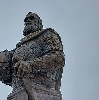 В Калужской области установили еще один памятник Рюриковичам