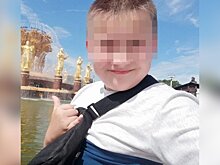 Умер подросток, которого толкнули в трамвае за шумное поведение