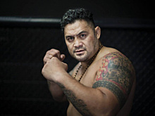 Экс-звезда UFC Марк Хант проиграл бывшему футболисту Полу Галлену