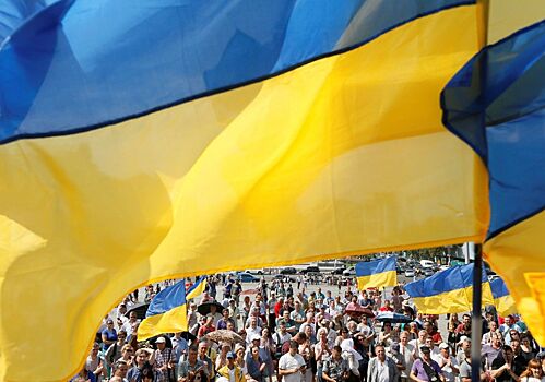 «Держат за дебилов»: Украине предрекли бунты